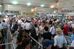 Havalimanında pasaport &ccedil;ilesi bitiyor