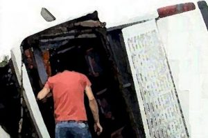 Yolcu otob&uuml;s&uuml; dehşet sa&ccedil;tı!