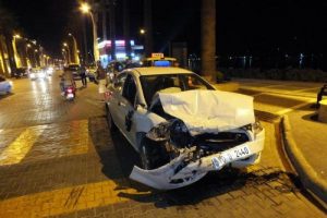 Alkoll&uuml; s&uuml;r&uuml;c&uuml; dehşet sa&ccedil;tı