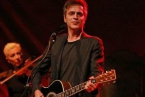 Teoman'ın akustik konserinde bin kişilik vokal...