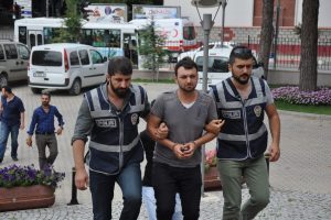 Boğaz kesen arkadaş tutuklandı