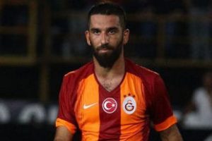 Arda Turan'dan &ccedil;ok sert mesaj!...