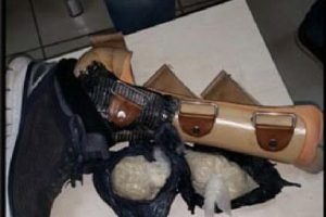 Bonzai'yi protez bacağına gizlemiş