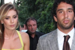 Arda Turan'dan Sinem Kobal'a g&ouml;nderme..