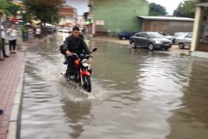 Burası Bursa! G&ouml;l değil mahalle...