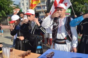 En hızlı &ccedil;ay i&ccedil;me yarışması