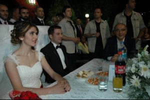 Gelin "hayır" dedi, Bakan bakakaldı