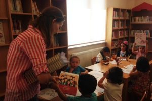 Nil&uuml;fer k&uuml;t&uuml;phanede buluştu