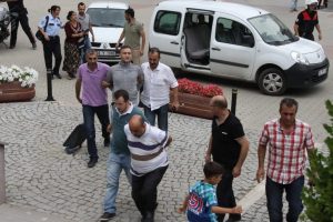 Bursa'da uyuşturucu tacirlerine şafak operasyonu