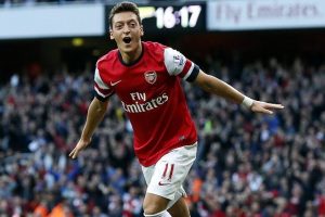 Mesut kurayı yorumladı