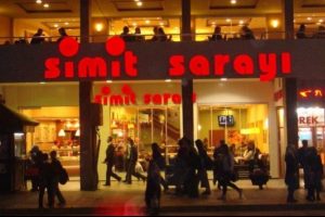 Simit 'Saray'da kaldı