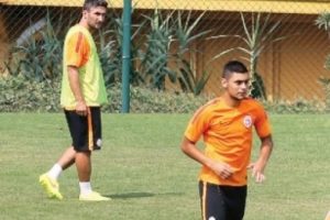 Sabri Galatasaray'dan ayrılmak istemiyor