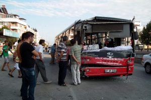 Yine halk otob&uuml;s&uuml; yine kaza!