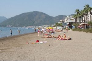 Sahiller boşaldı