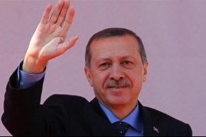 Başbakan memleketi Rize'de rekora koşuyor