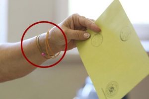 Sandık başında mavi bileklik iddiası