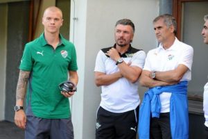 Bursaspor'un ilk hazırlık ma&ccedil;ı berabere bitti