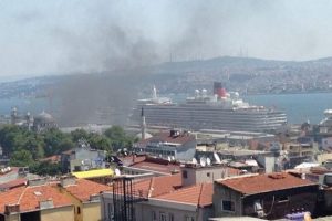 Tophane'de yangın!