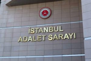 2 polis daha teslim oldu