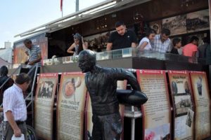 &Ccedil;anakkale 100'&uuml;nc&uuml; Yıl Gezici M&uuml;zesi Bursa'da