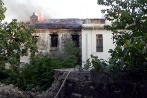 Tarihi binada korkutan yangın