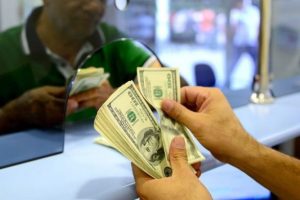 Dikkat! Dolarda tansiyon y&uuml;kseliyor