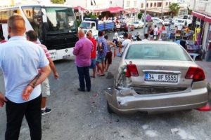 Turistleri taşıyan otob&uuml;s&uuml;n freni boşalınca...