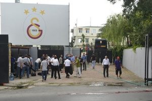 Taksirle adam &ouml;ld&uuml;rmekle su&ccedil;lanıyor