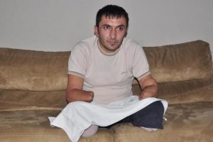 Y&uuml;ksek gerilime kapıldı, hayatı karardı