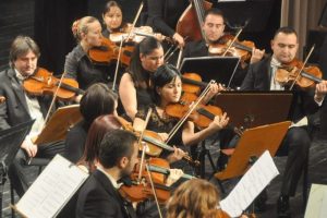 Orkestra &ouml;ğrencilerini bekliyor