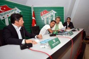Bursaspor'un yeni transferi Slovenya kampında