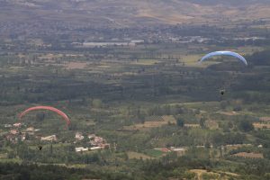 Bursa'da paraş&uuml;t kazası! Paraş&uuml;t&ccedil;&uuml; yere &ccedil;akıldı!