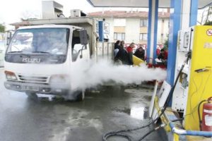 LPG'li otoda &ouml;l&uuml;m oyunu