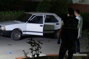 Polis otomobilde intihar etti