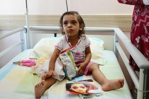Bomba seslerinden uzak ilk sabahlarına uyandılar