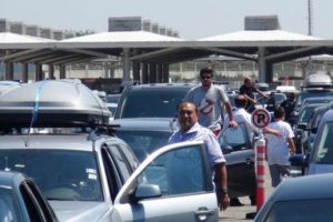 Tatil d&ouml;n&uuml;ş&uuml; 5 kilometrelik kuyruk