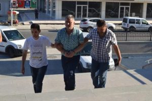 Silah ka&ccedil;ak&ccedil;ılığı 'yanlışlıkla' ortaya &ccedil;ıktı