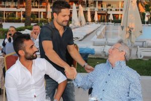 Aziz Yıldırım futbolcularla yemekte bir araya geldi