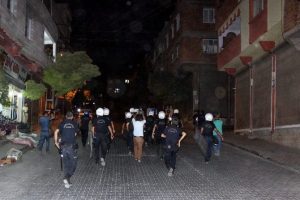 Suriyeli gerginliği s&uuml;r&uuml;yor