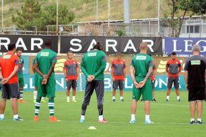 Bursaspor'da Seba i&ccedil;in saygı duruşu