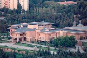 &Ccedil;ankaya bavul topluyor