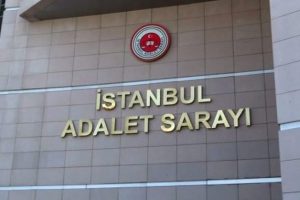 2 polis daha teslim oldu