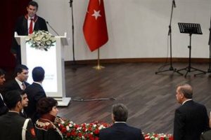 Feyzioğlu: Avukatı g&ouml;rmeyen yurttaşı hi&ccedil;e sayar