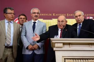 CHP'li eski vekiller Kılı&ccedil;daroğlu'nun istifasını istedi
