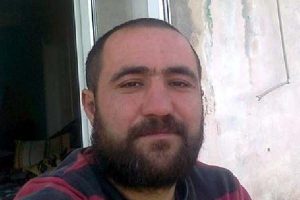 Kendisini taciz eden eşinin kuzenini &ouml;ld&uuml;rd&uuml;