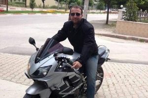Motosiklet ile otomobil kafa kafaya &ccedil;arpıştı