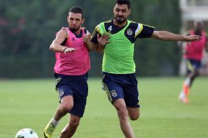 Fenerbah&ccedil;e hazırlıklarını s&uuml;rd&uuml;r&uuml;yor