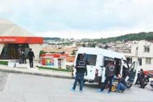 İki bankayı soyan polis &ccedil;ıktı!
