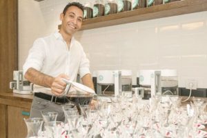 Profes&ouml;r olmadı '&Ccedil;aycı' oldu