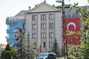 Komşularından ayrılmanın h&uuml;zn&uuml;n&uuml; yaşıyorlar